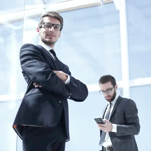 Profissional em gestão do tempo e produtividade no trabalho no dia a dia do ofício — qualificação prática para o mercado de trabalho